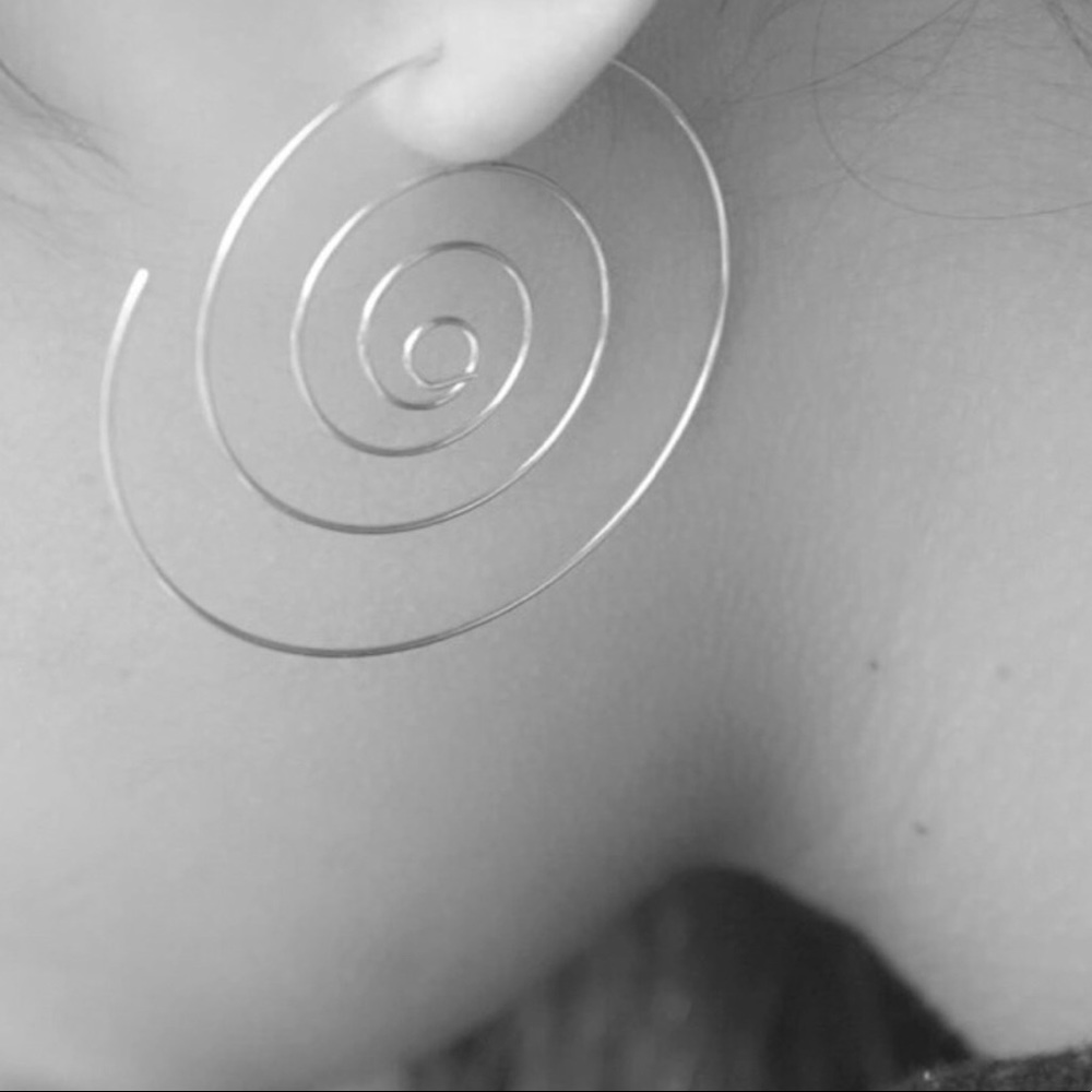 {bnib} {last pair}Silver Tone Swirl Hoop Earrings - Picture 3 of 3